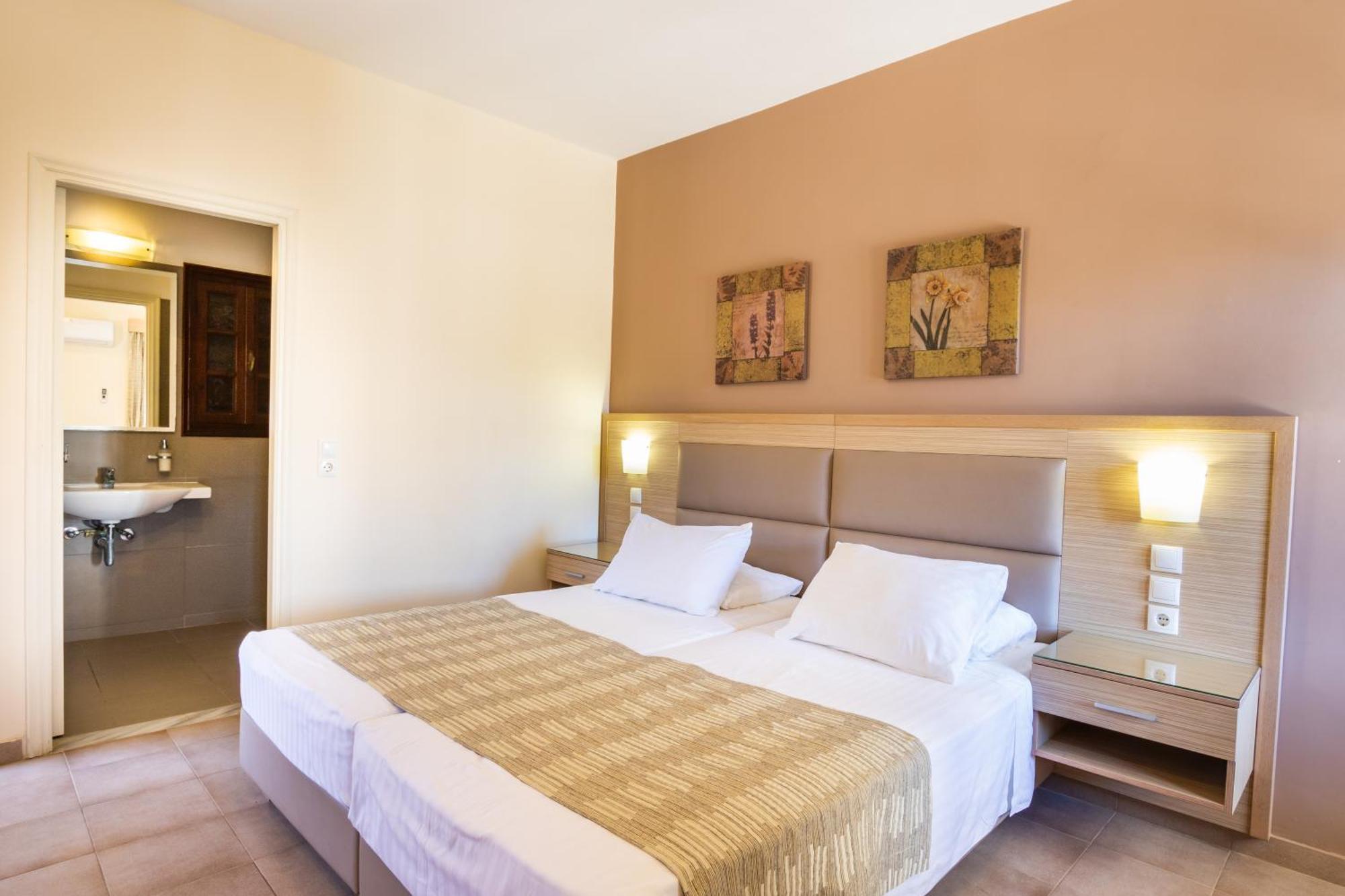 Aphrodite Luxury Studios & Apartments Karpathos Exterior photo