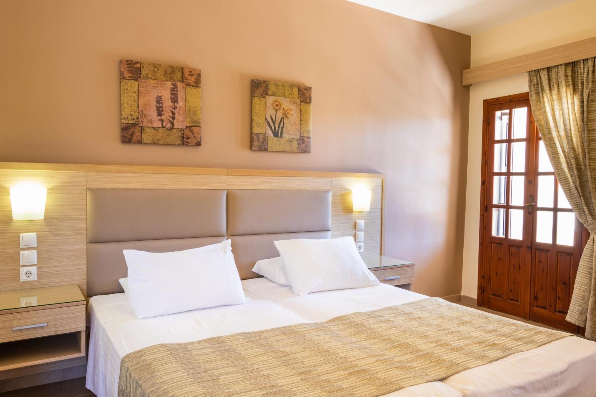 Aphrodite Luxury Studios & Apartments Karpathos Exterior photo